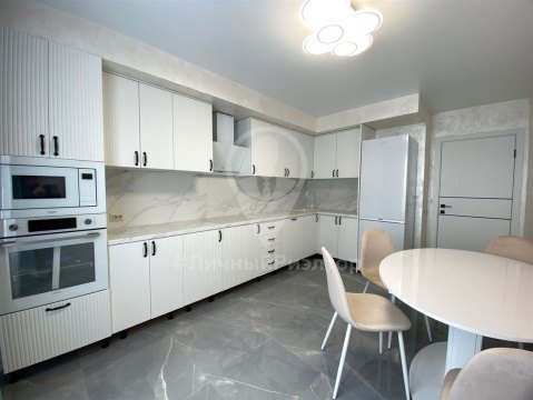 1-к квартира, 10/17 эт., 50м²